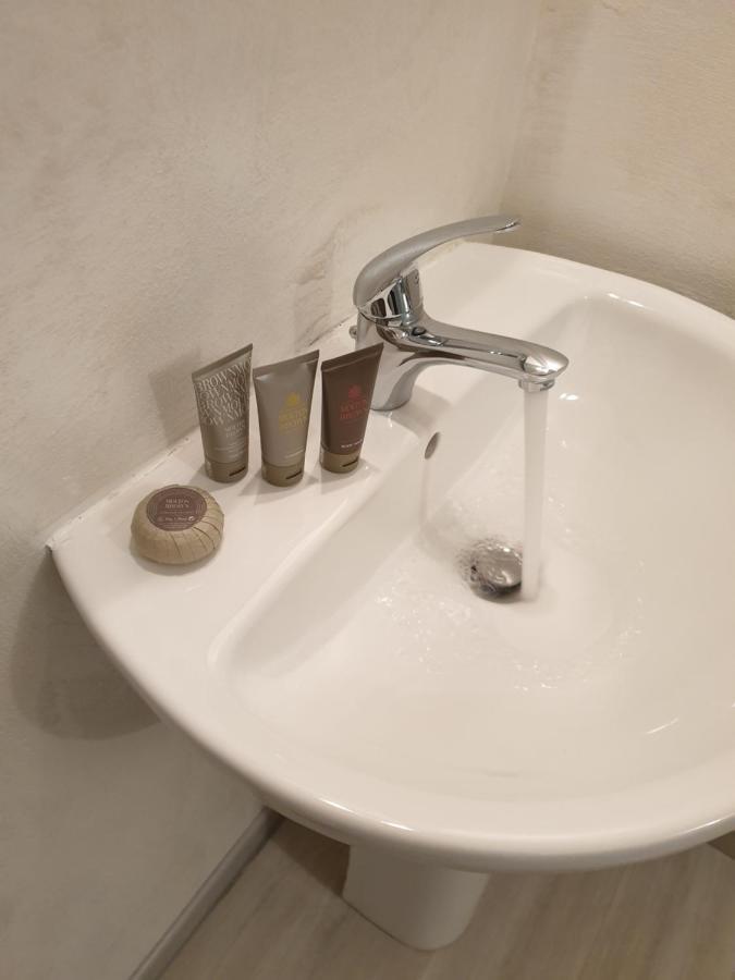 Bergamo City - Self Check-In Стая снимка